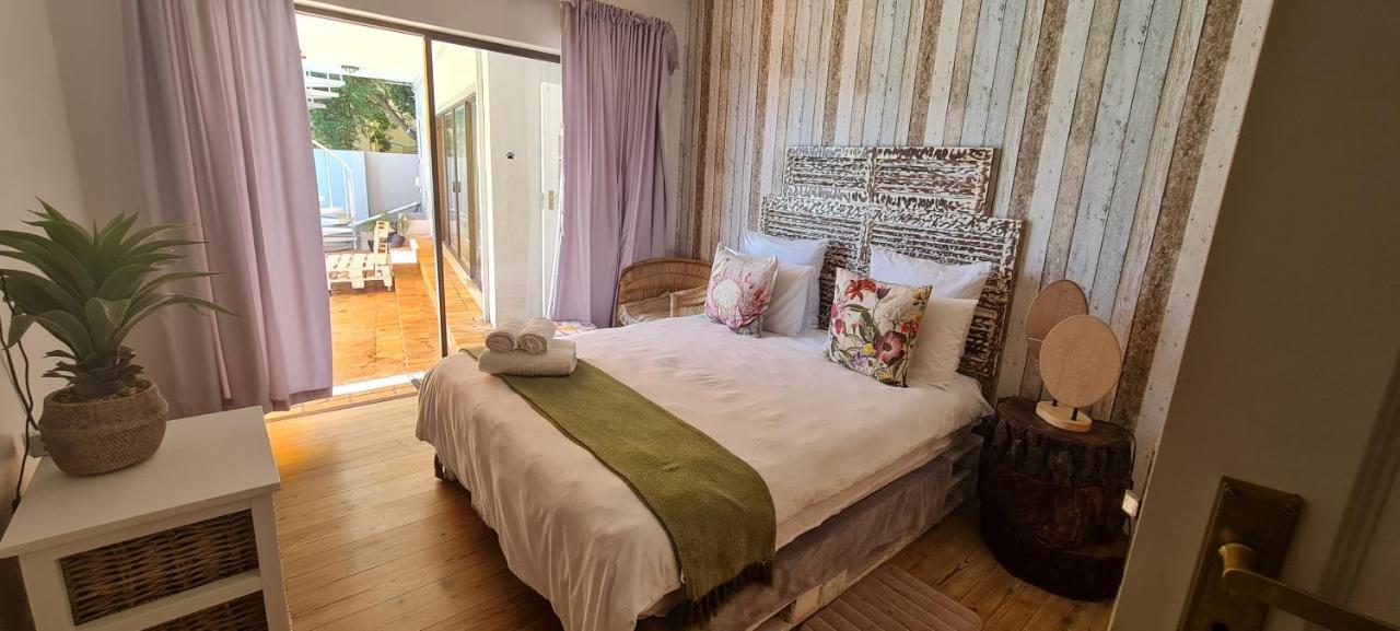 African Vibes Camps Bay เคปทาวน์ ภายนอก รูปภาพ