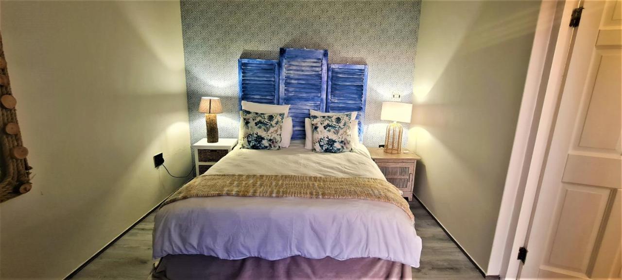 African Vibes Camps Bay เคปทาวน์ ภายนอก รูปภาพ