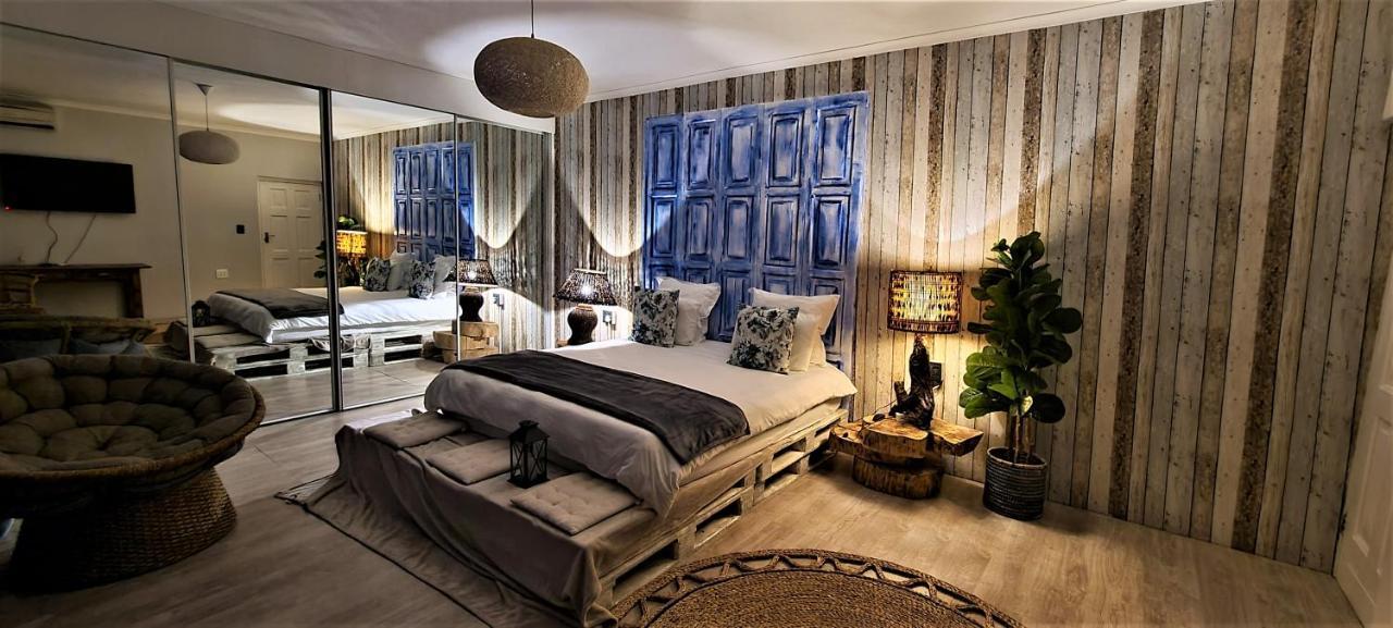 African Vibes Camps Bay เคปทาวน์ ภายนอก รูปภาพ