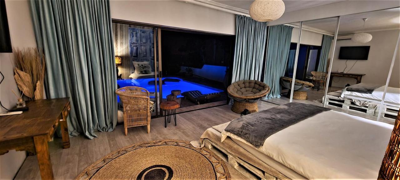 African Vibes Camps Bay เคปทาวน์ ภายนอก รูปภาพ